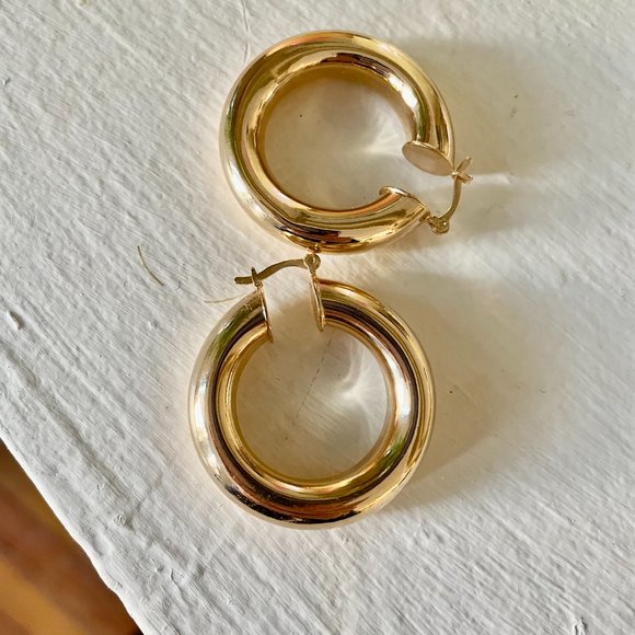 Vintage Jewelry - Thick Gold, Pipe Hoops